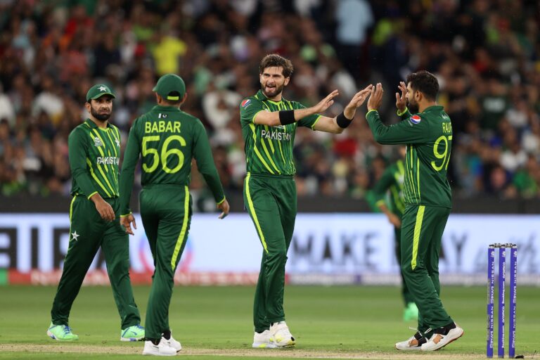 How to Use Online Cricket ID for Betting on Session Markets with Changing Match Scenarios in IPL